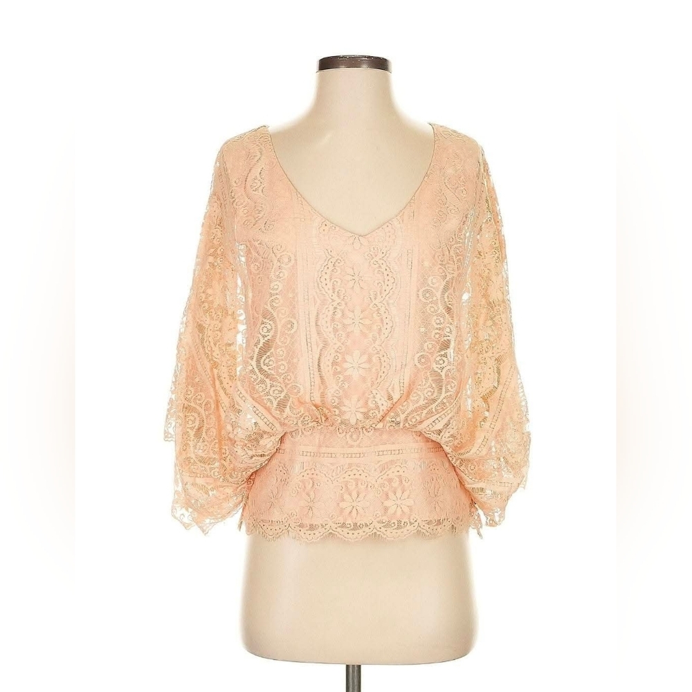 BEYOND VINTAGE Peach Lace Batwing BLOUSE Size XS